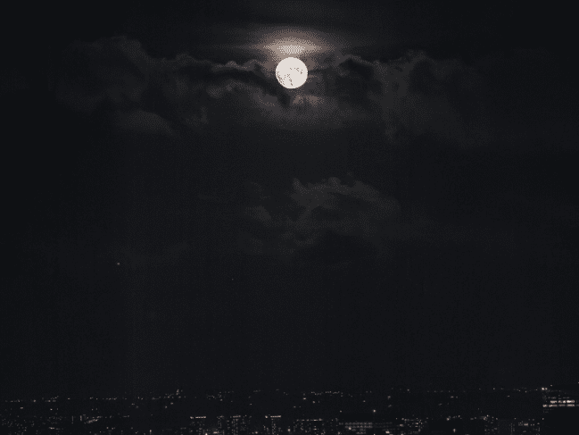 SHIBUYA SUPER MOON RISE市中心月亮的观察